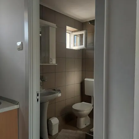 M&m Apartment Pacir