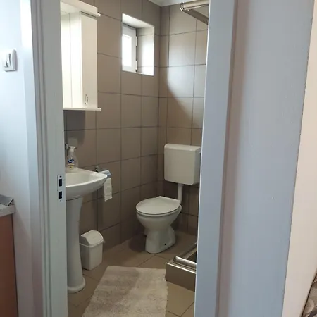 M&m Apartment Pacir