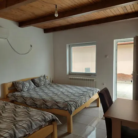 Apartment M&m Pacir