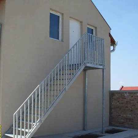 Apartment M&m Pacir